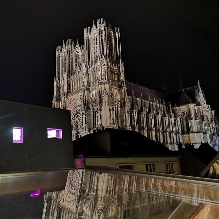 Logement Cosy Renove Au Pied De La Cathedrale Avec Climatisation Apartment Reims Luaran gambar