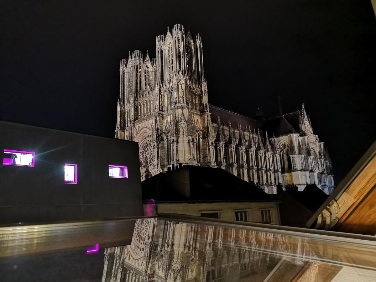 Logement Cosy Renove Au Pied De La Cathedrale Avec Climatisation Reims Luaran gambar